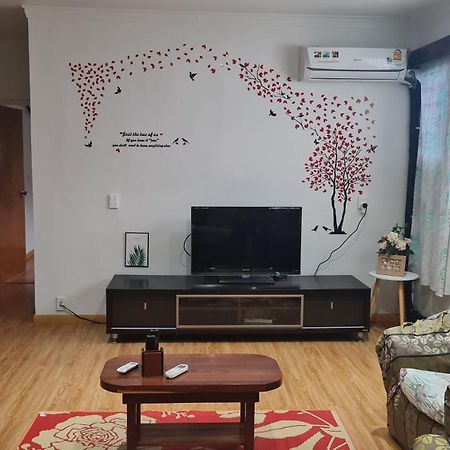 סובה Loverly 3 Bedroom Rental Pool Outdoor Area Upper מראה חיצוני תמונה