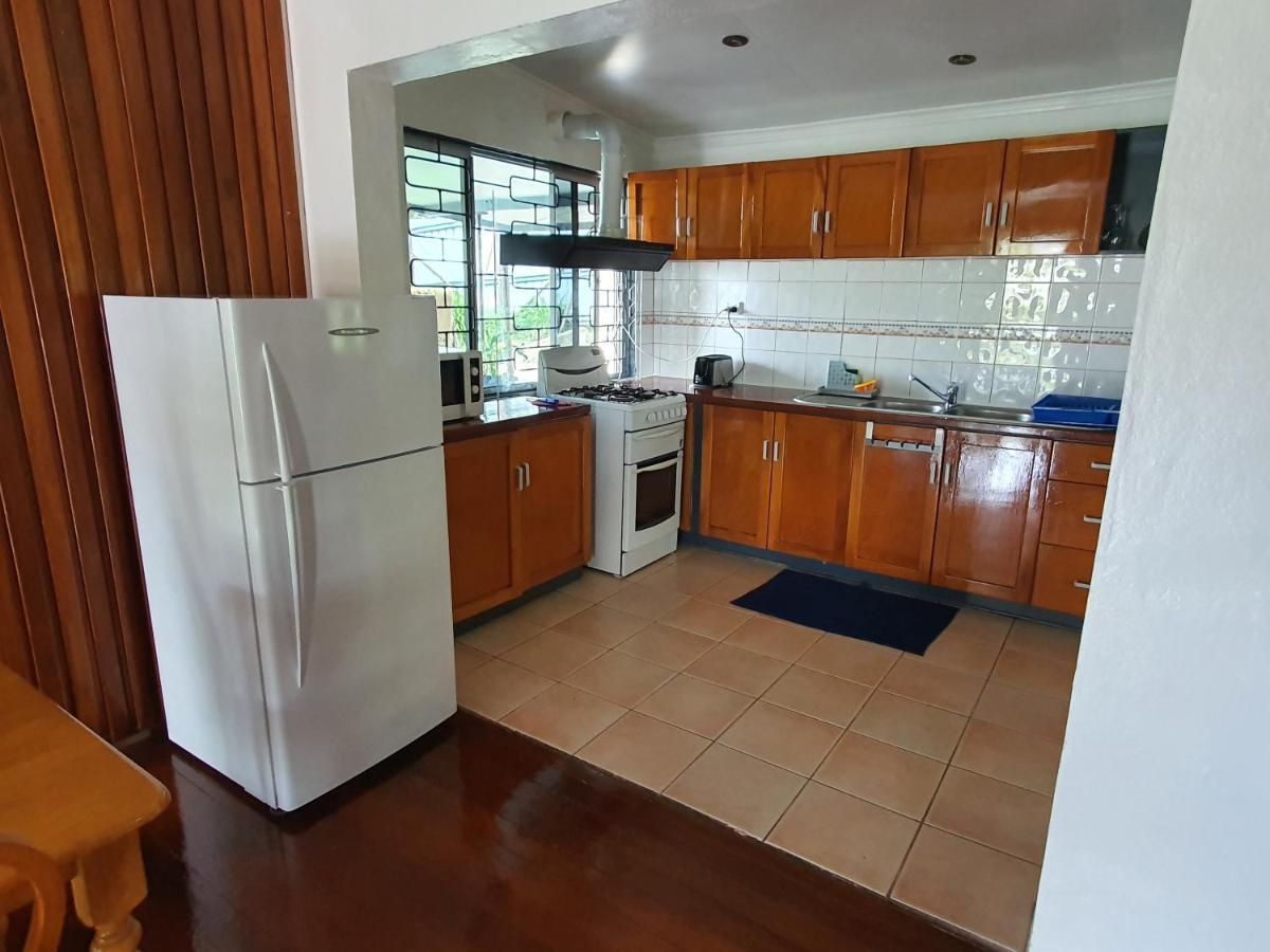 סובה Loverly 3 Bedroom Rental Pool Outdoor Area Upper מראה חיצוני תמונה