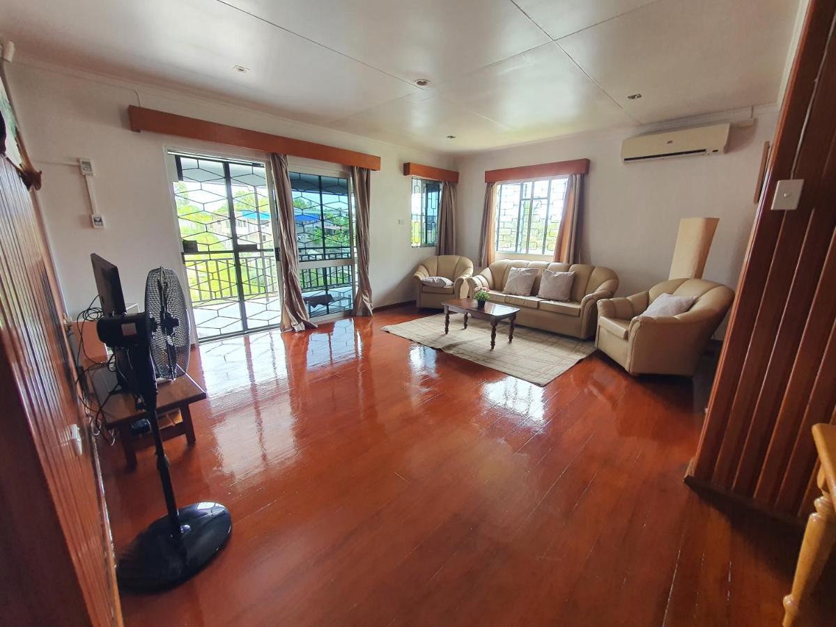 סובה Loverly 3 Bedroom Rental Pool Outdoor Area Upper מראה חיצוני תמונה