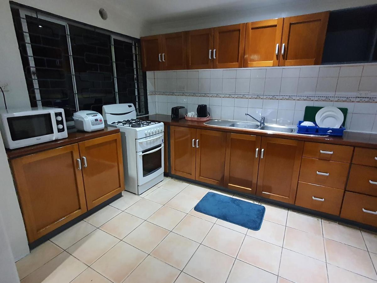 סובה Loverly 3 Bedroom Rental Pool Outdoor Area Upper מראה חיצוני תמונה