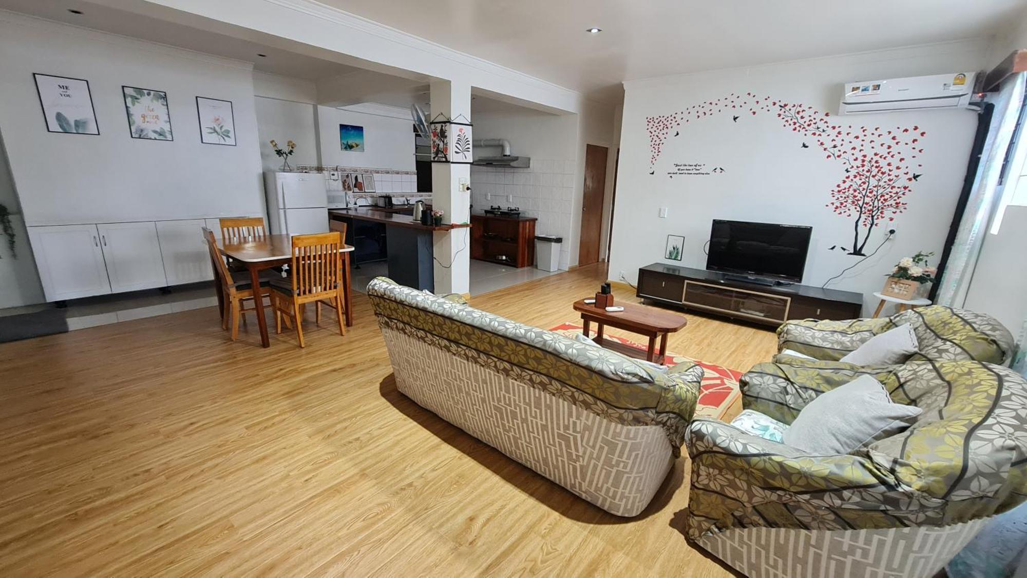 סובה Loverly 3 Bedroom Rental Pool Outdoor Area Upper מראה חיצוני תמונה