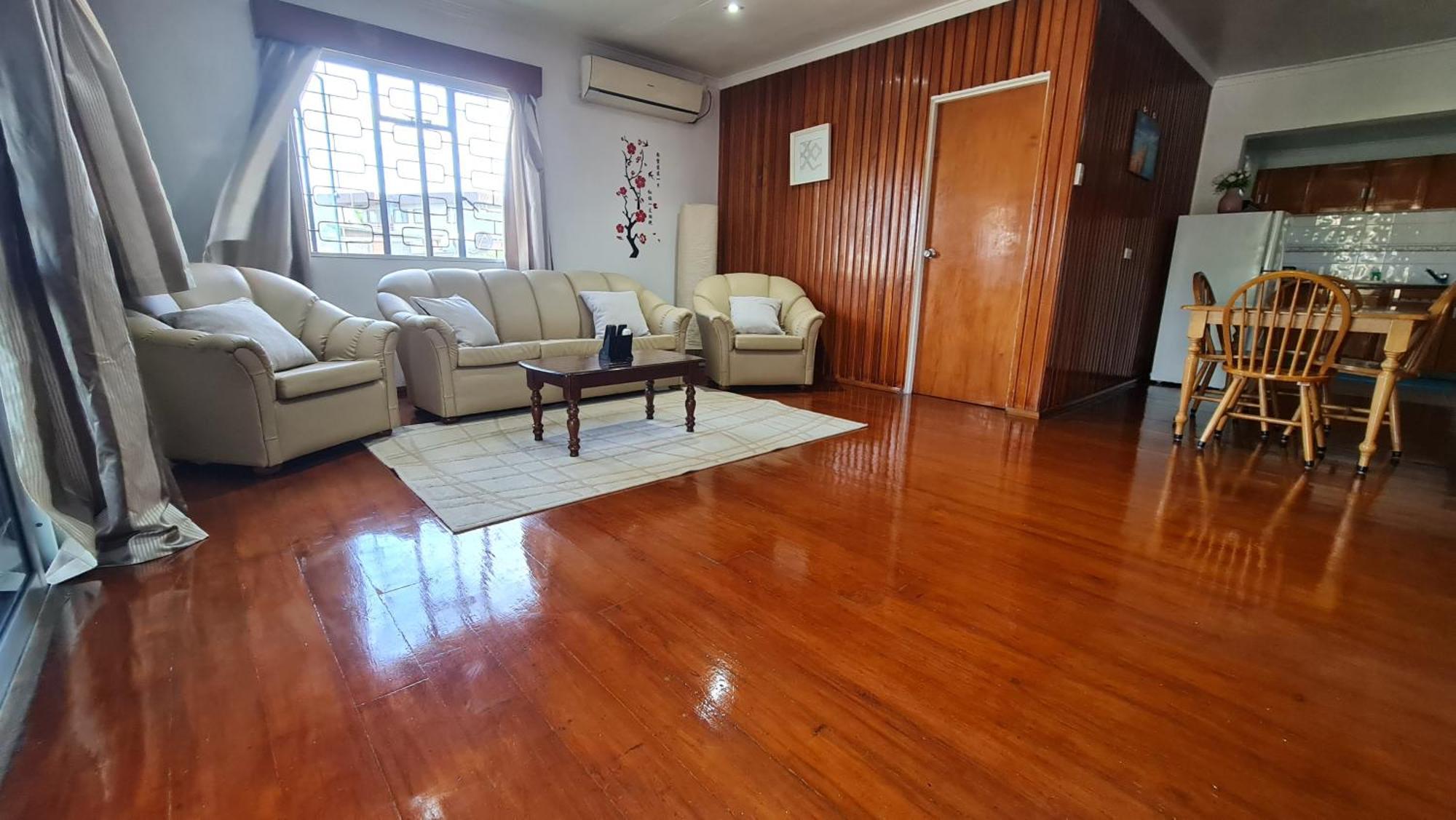 סובה Loverly 3 Bedroom Rental Pool Outdoor Area Upper מראה חיצוני תמונה